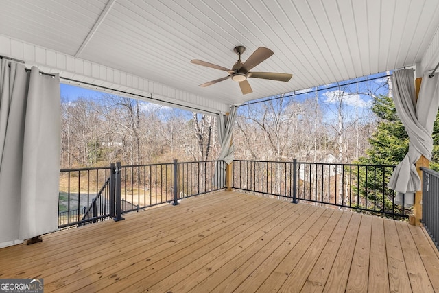 deck with ceiling fan