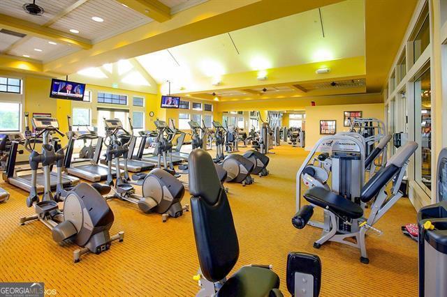 exercise room with carpet