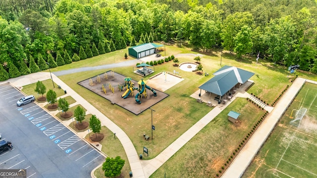 bird's eye view with a view of trees