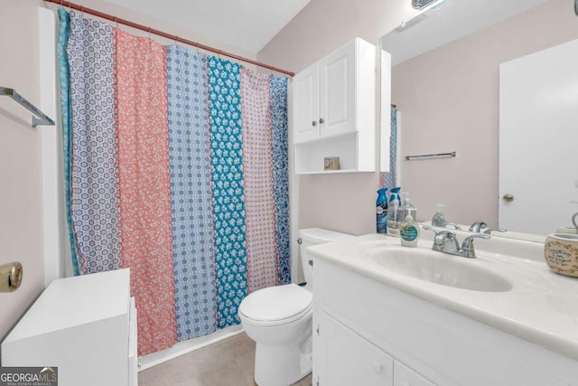 full bath featuring toilet, vanity, and a shower with shower curtain