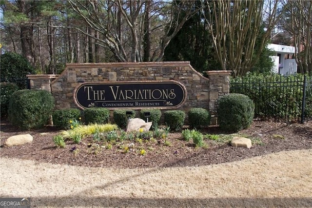 view of community / neighborhood sign