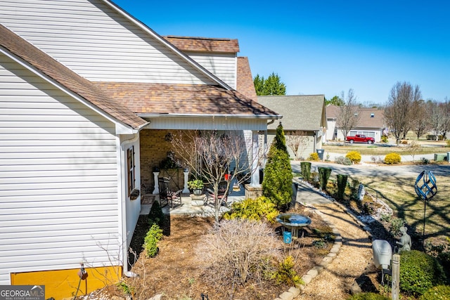 view of yard featuring a patio