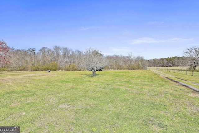 view of yard featuring a rural view