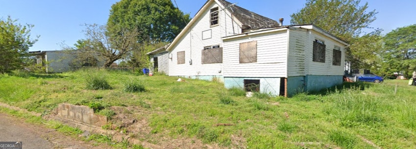 view of side of property