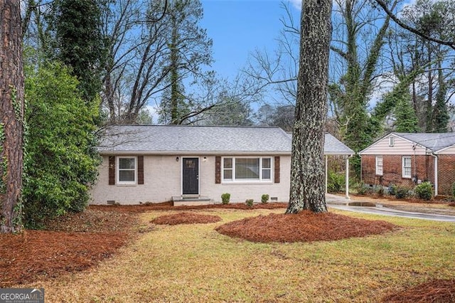 single story home featuring crawl space and a front yard