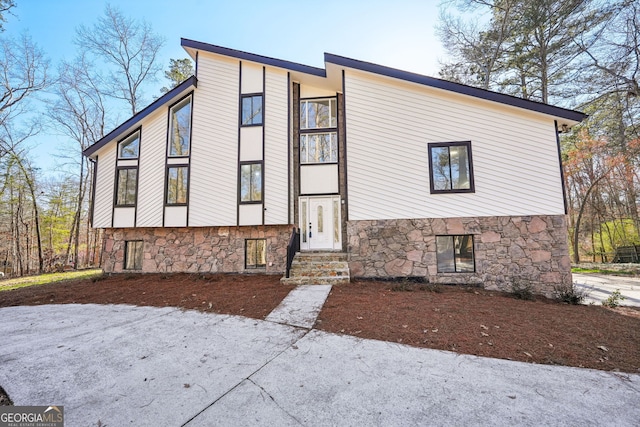 view of front facade with stone siding