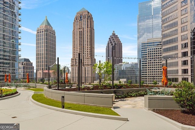 view of home's community featuring a city view