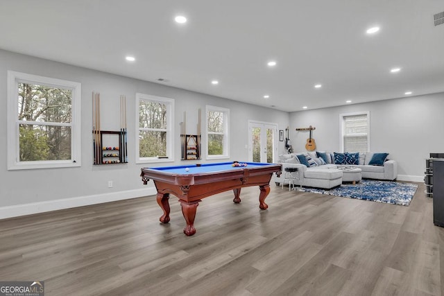 playroom with visible vents, recessed lighting, baseboards, and wood finished floors