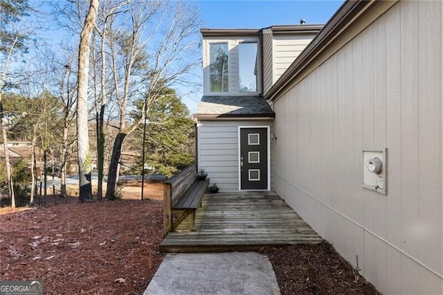 10 Colony Ridge Dr, Alpharetta, GA 30022 - property entrance featuring a deck and a shingled roof