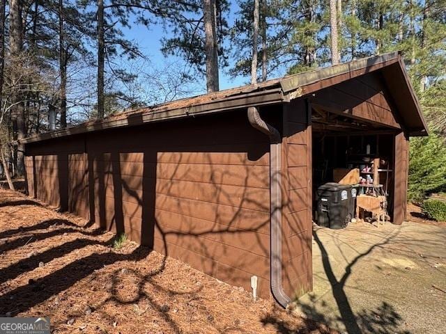 view of outbuilding featuring an outbuilding