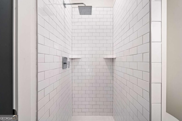 2664 Brown St NW, Atlanta, GA 30318 - full bath featuring a tile shower