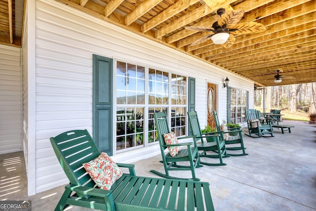 view of patio featuring covered porch and ceiling fan