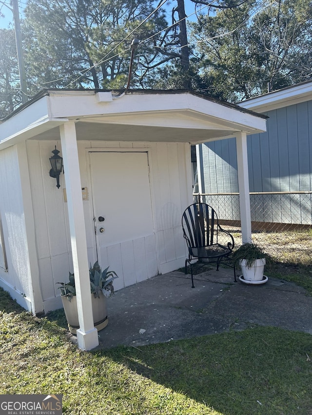 view of doorway to property