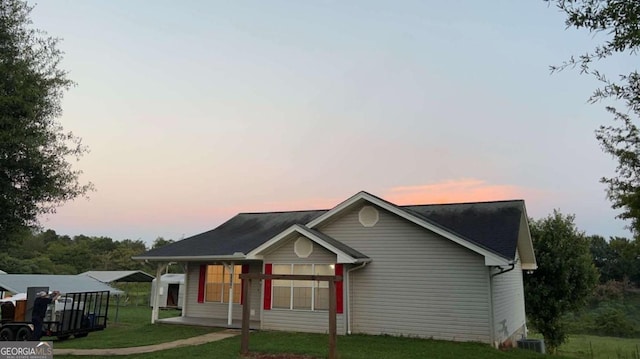 ranch-style home with a front yard