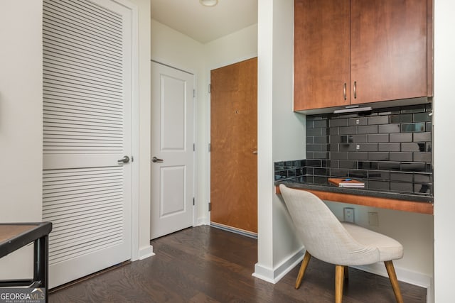 860 Peachtree St Unit 1418, Atlanta, GA 30308 - office space with baseboards, dark wood finished floors, and built in desk