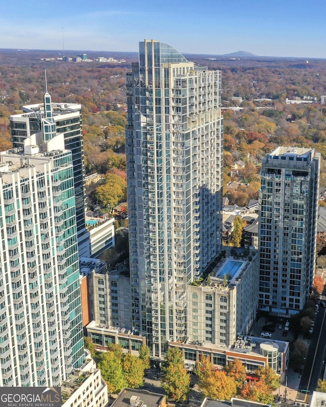 bird's eye view with a view of city