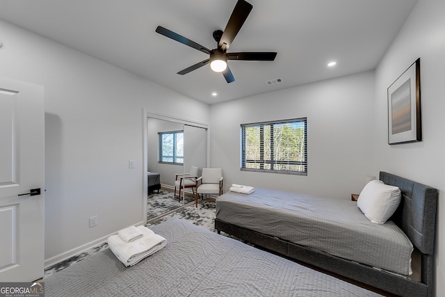 bedroom featuring recessed lighting, visible vents, baseboards, and a ceiling fan