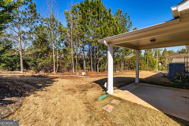 view of yard with a patio