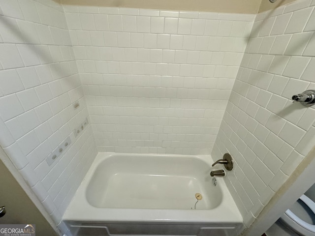 bathroom featuring shower / bathtub combination