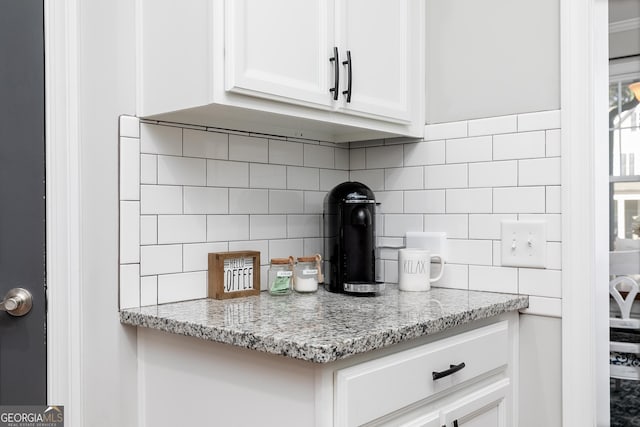 room details with decorative backsplash