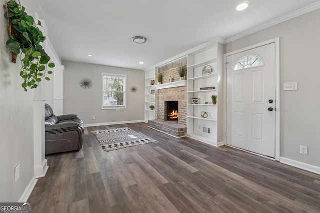 laundry room featuring laundry area, baseboards, independent washer and dryer, and dark wood-style flooring