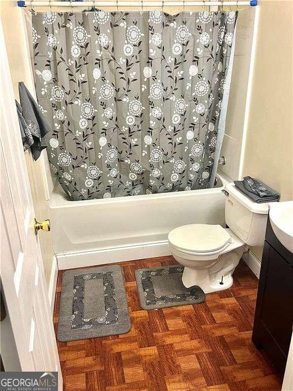 3672 Misty Oak Dr, Flowery Branch, GA 30542 - full bathroom featuring shower / tub combo with curtain and vanity