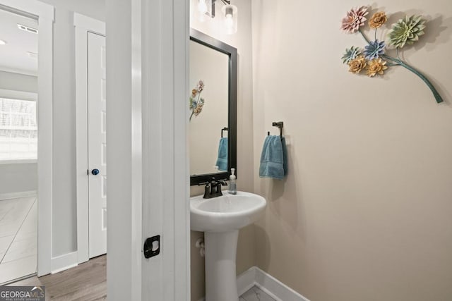 bathroom with baseboards