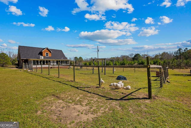 view of yard featuring a rural view