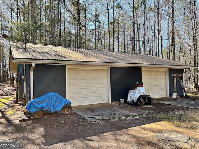 view of detached garage