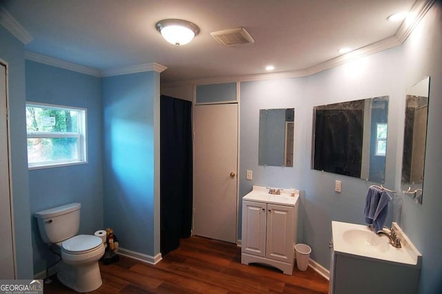 full bath with baseboards, wood finished floors, and crown molding