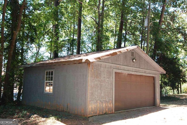 view of detached garage