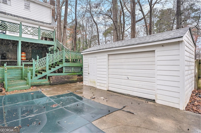 view of detached garage