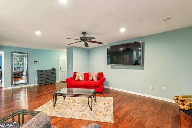 living area with recessed lighting, baseboards, ceiling fan, and wood finished floors