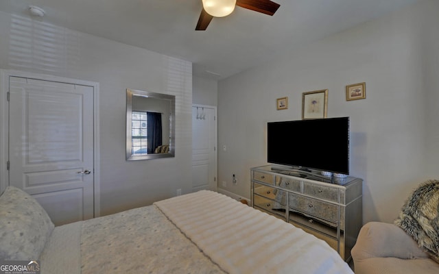 bedroom featuring ceiling fan