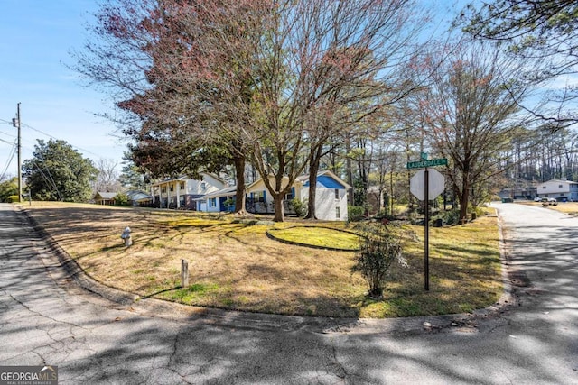 view of front of house with a front yard