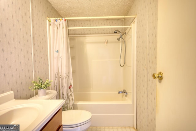 bathroom featuring toilet, a textured ceiling, wallpapered walls, and shower / tub combo