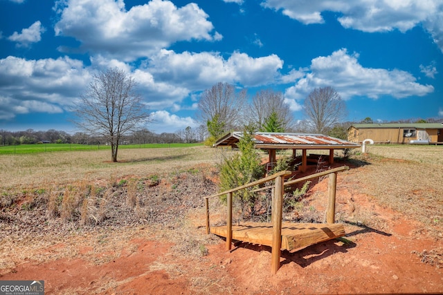 view of yard featuring a rural view