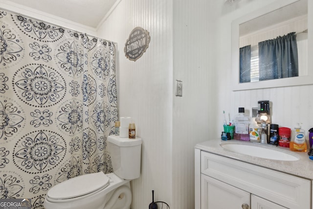 full bathroom with a shower with shower curtain, toilet, and vanity