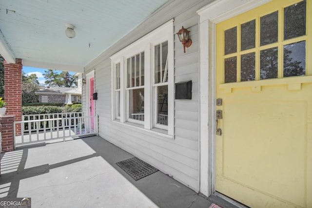 view of patio / terrace with covered porch