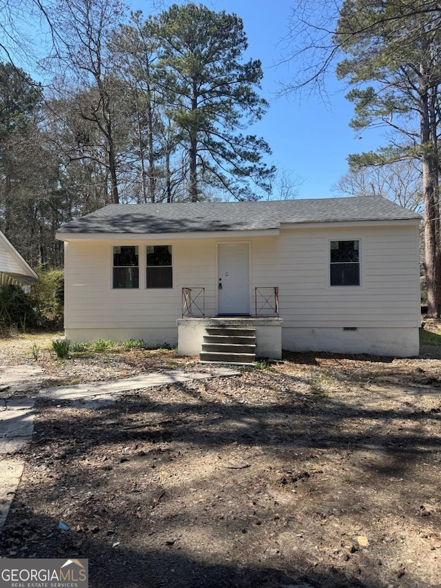 view of front facade featuring crawl space