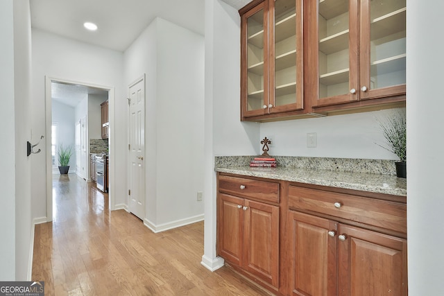 41 Eastlake Lndg, Newnan, GA 30265 - bar area featuring light wood-type flooring, range with two ovens, and recessed lighting