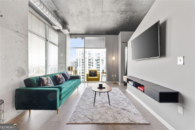 250 Pharr Rd Unit 1702, Atlanta, GA 30305 - view of living area