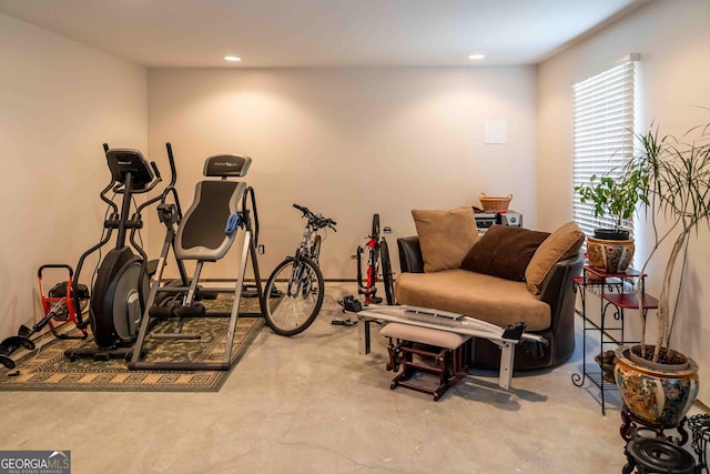 exercise room featuring recessed lighting