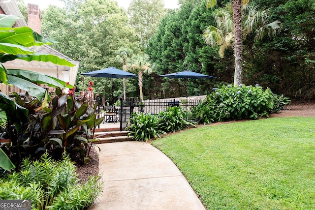 view of yard featuring fence