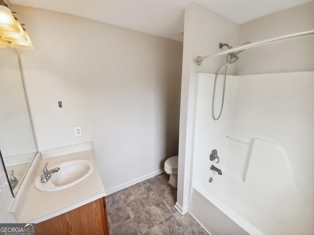 10 Jasmine Ln SW, Euharlee, GA 30120 - full bath featuring toilet, vanity, baseboards, and shower / bathtub combination