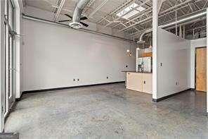 garage with ceiling fan