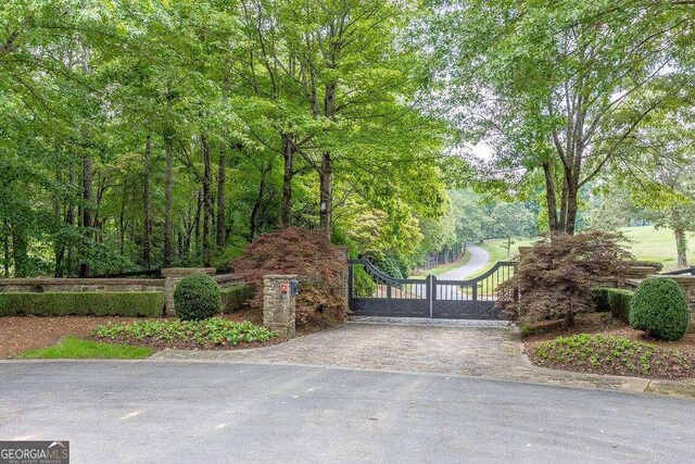 5755 Kennedy Rd, Suwanee, GA 30024