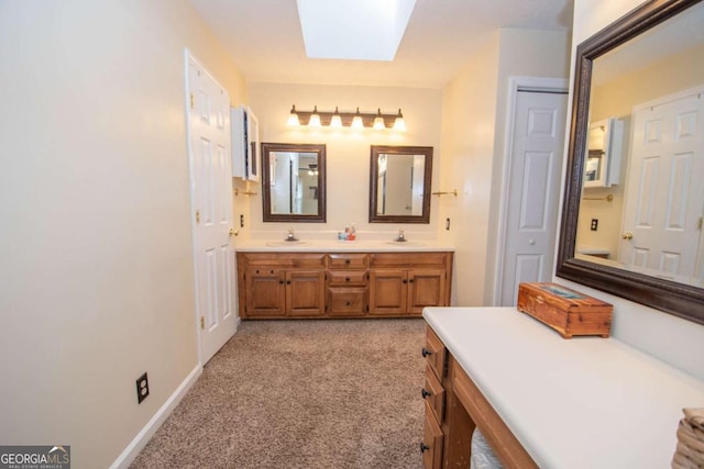 207 Lakeshore Way, Lagrange, GA 30240 - full bath featuring a skylight and double vanity