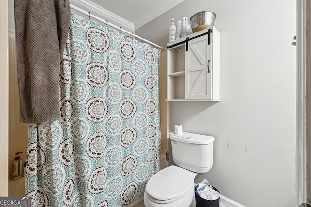 1291 Marcelle Heights Pl, Norcross, GA 30093 - full bathroom featuring crown molding, toilet, a shower with shower curtain, and baseboards