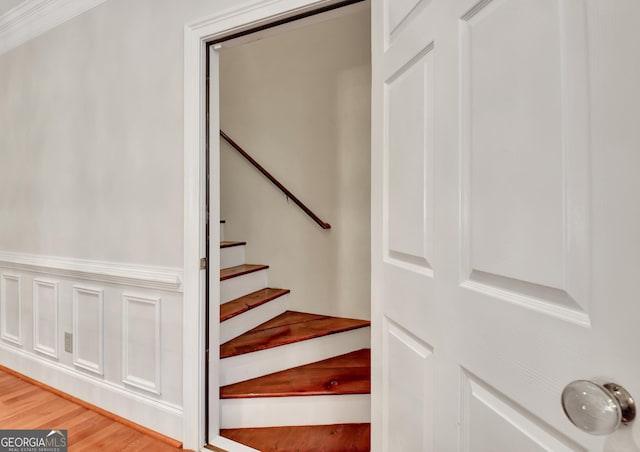 1575 Oak Mountain Rd, Shiloh, GA 31826 - stairway featuring wood finished floors